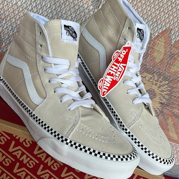 Vans WMNS Sk8-Hi Tapered
Checkerboard Foxing Turtl
VN0A4U16DJR
sneakers - Picture 8 of 16